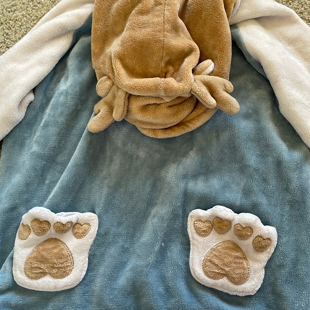 Deer pajamas set only wear twice